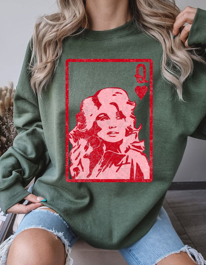 Dolly Parton: Queen of Hearts" Crewneck Sweatshirt - Rule the Style Kingdom with Dolly's Iconic Charm!