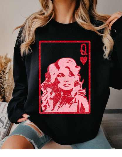 Dolly Parton: Queen of Hearts" Crewneck Sweatshirt - Rule the Style Kingdom with Dolly's Iconic Charm!